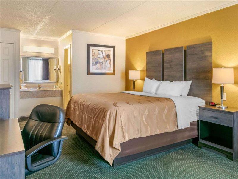Quality Inn Манчестер Екстер'єр фото