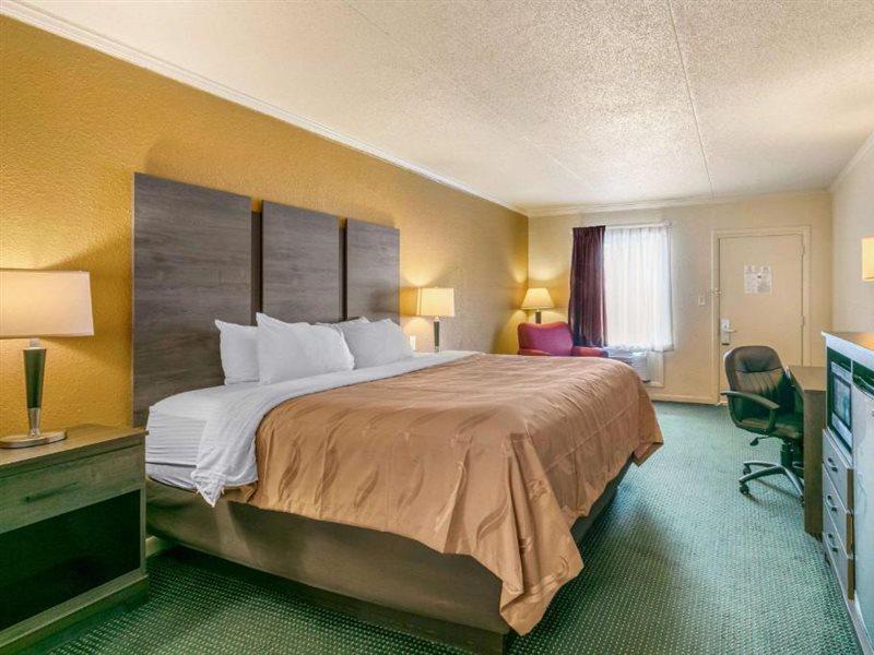 Quality Inn Манчестер Екстер'єр фото